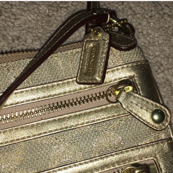 Authentic Coach Handbag - Picture 5 of 7